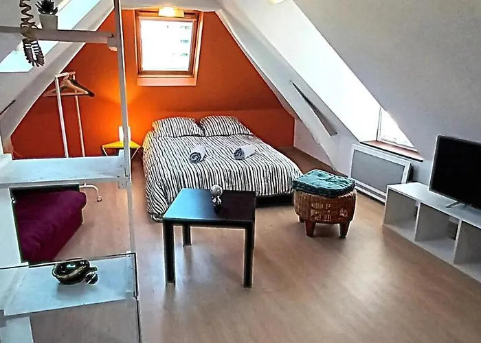 شقة Les Toits De Grecourt - Gare - Wifi - Centre-ville